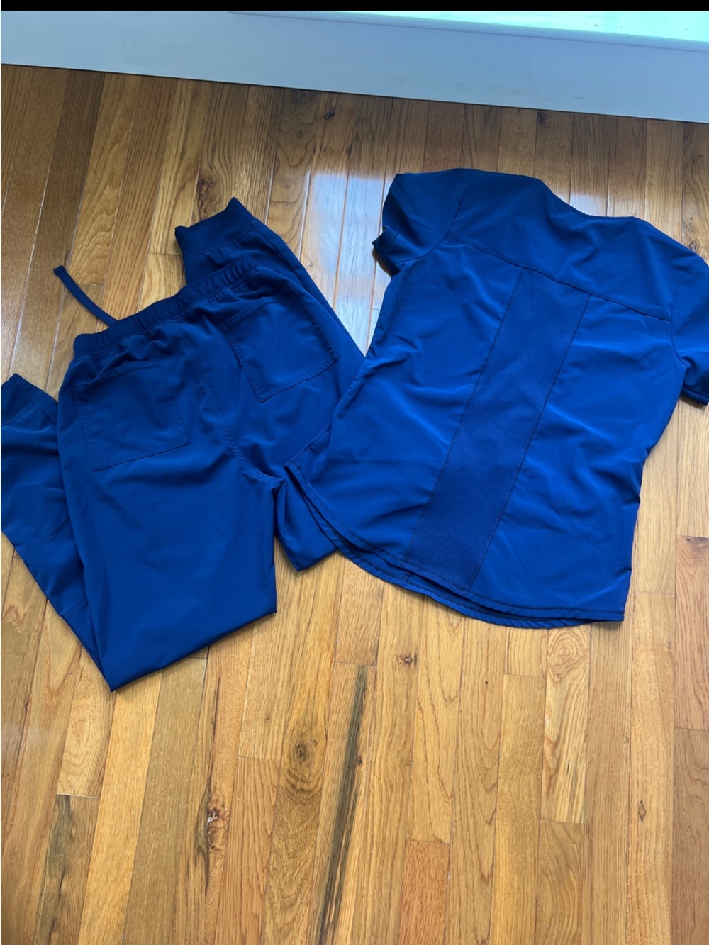 Navy scrub set - Picture 2 of 4